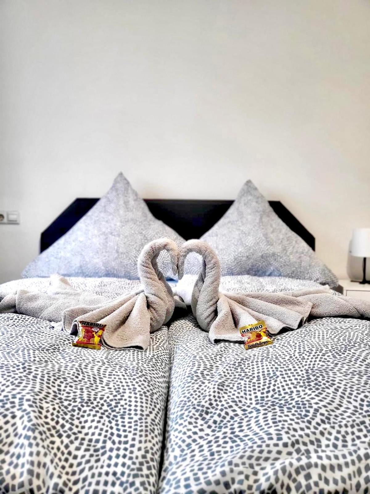 New High Speed Wifi - Elegantes 2 Schlafzimmer Apart Mit 3 Betten Pforzheim Exteriör bild